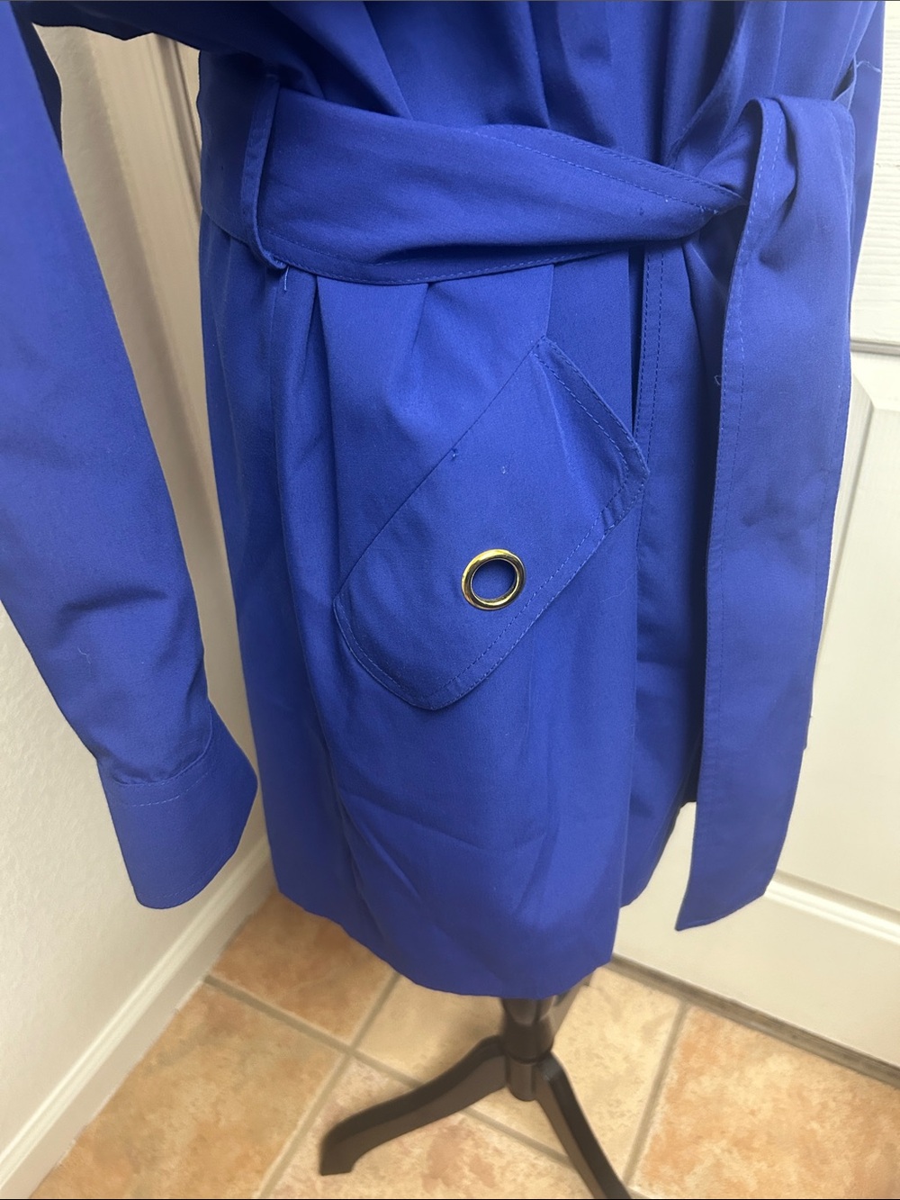 JH Collectibles vintage royal blue short trench coat jacket, Size 8 - Picture 9 of 9